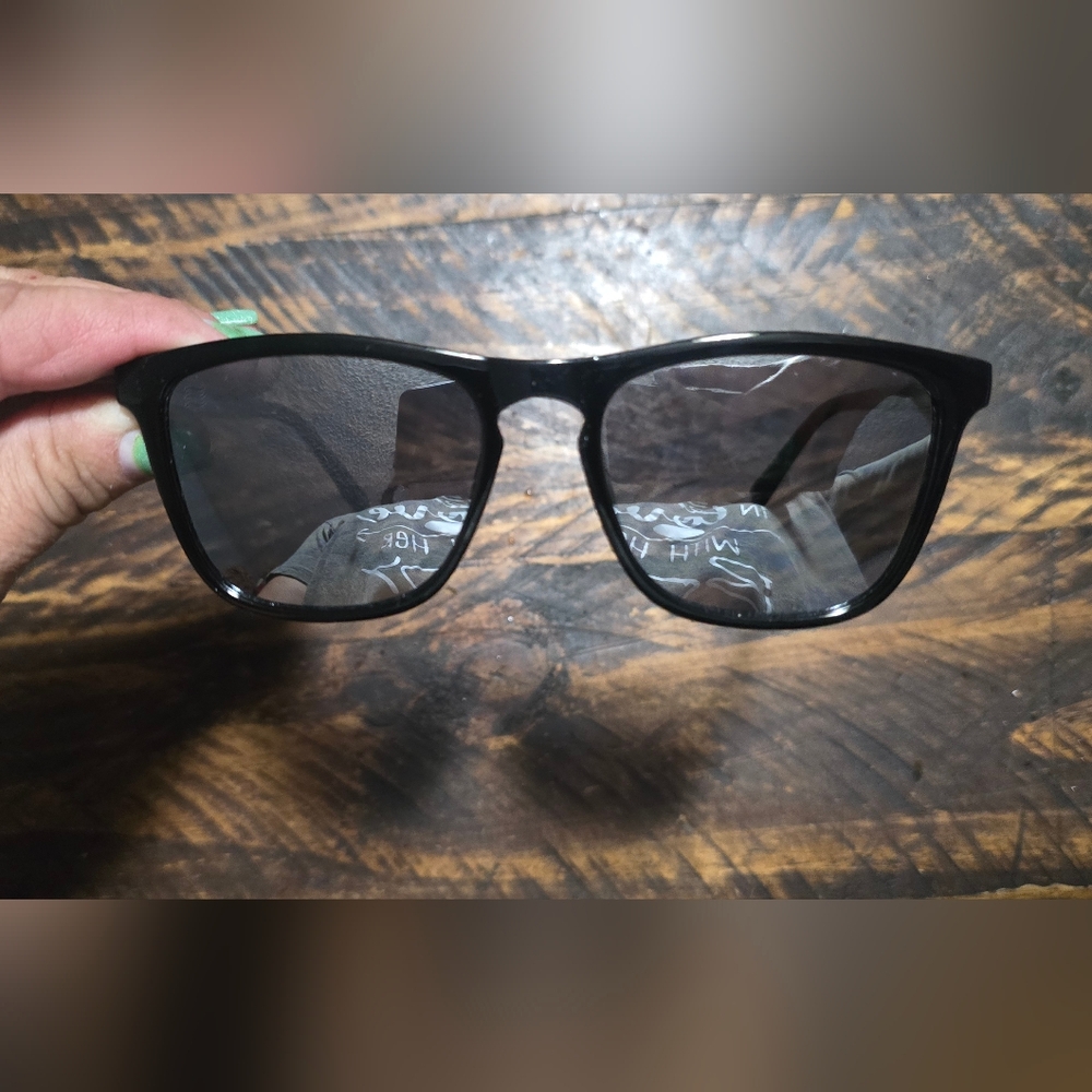 Neven- Nix With Mirrored Lens Instesd Of Black